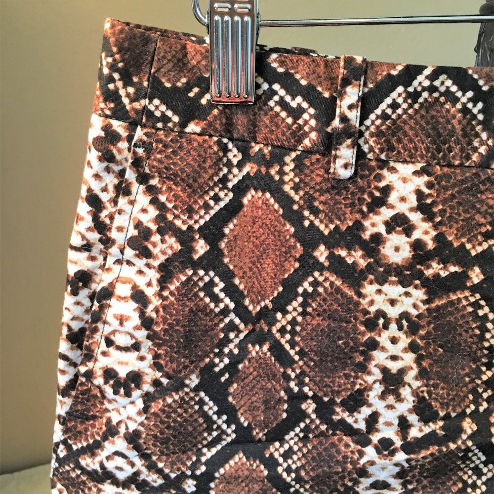 BCBG MAXAZRIA "Phillipa" Print Short (Tart Combo)     SMALL - Picture 5 of 16